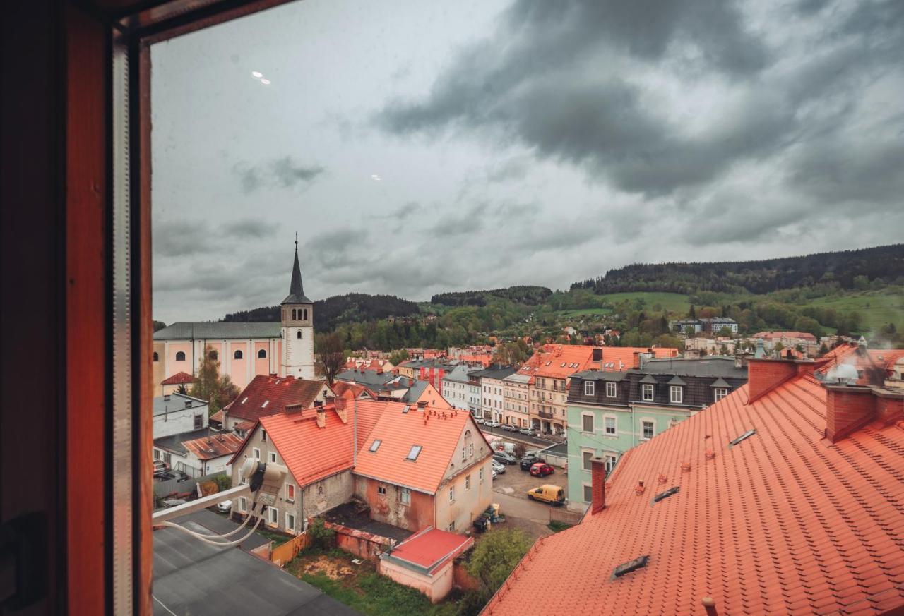 Duzy Apartament Duszniki-Zdroj Duszniki Zdrój Eksteriør billede